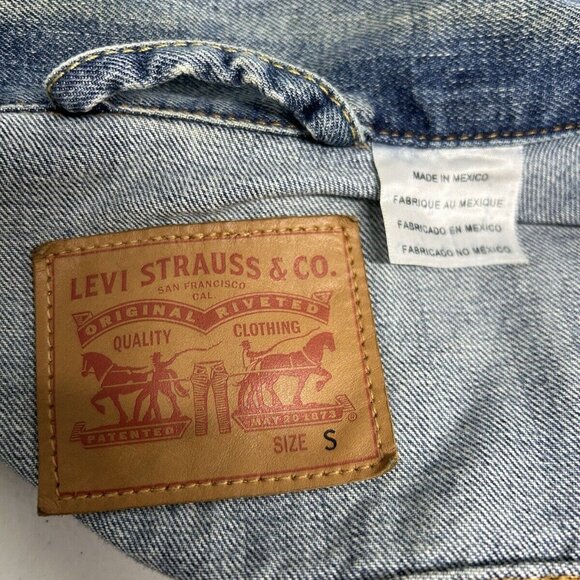 Levi’s Medium Wash Blue Denim Collated Button Up Men’s Jean Trucker Jacket S - Picture 6 of 7